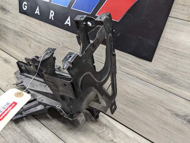 09-15 OEM BMW F01 F02 750 Front Right Headlight Support Mount Mounting Bracket