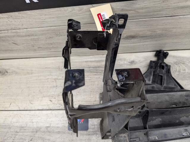 09-15 OEM BMW F01 F02 750 Front Right Headlight Support Mount Mounting Bracket