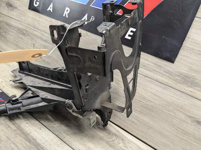 09-15 OEM BMW F01 F02 750 Front Right Headlight Support Mount Mounting Bracket