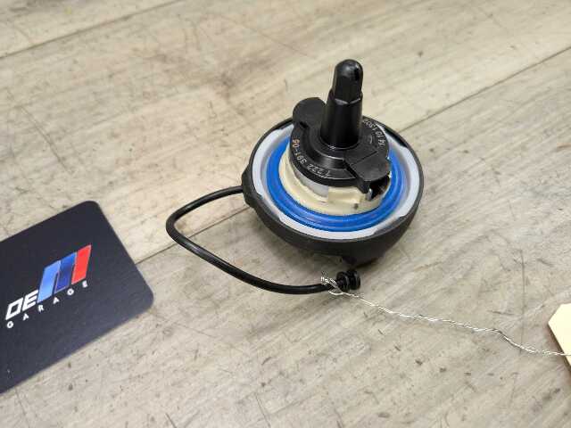 OEM BMW F15 F30 F44 F48 F80 G01 G05 G20 G30 G80 M3 M4 Fuel Gas Tank Filler Cap