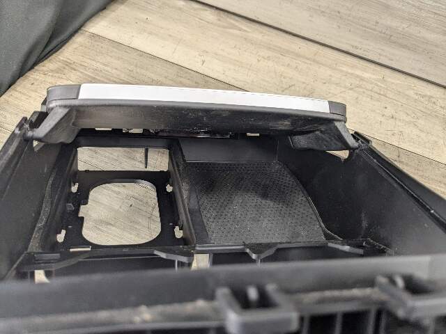 19-24 OEM BMW G05 G06 G07 X5 X6 X7 Center Console Storage Compartment Assembly