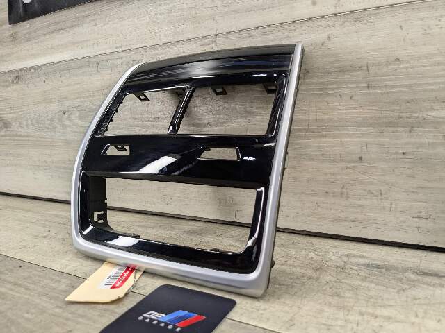 OEM BMW F95 F96 G05 G06 G07 G09 X5 X6 X7 REAR Center Console AC Air Vent