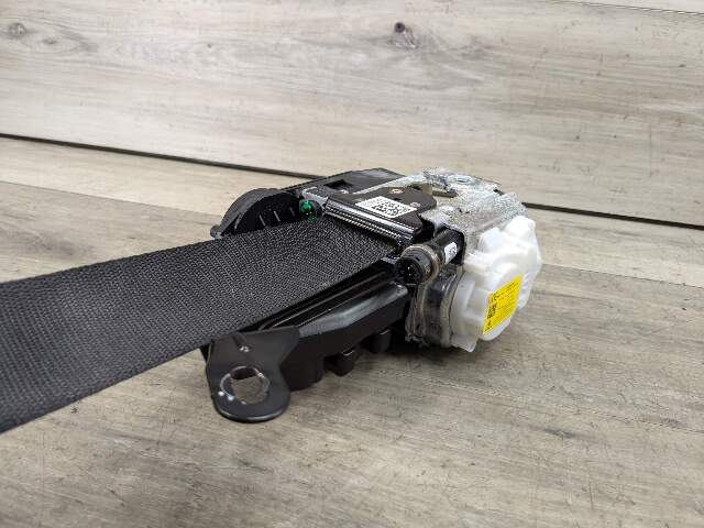 OEM BMW F95 G05 G06 G07 X5 X6 X7 Front Right Passenger Seat Belt Retractor Black