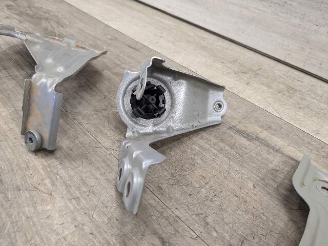 18-24 OEM BMW G01 G02 F97 X3 X4 Right Passenger Fender Wing Holder Bracket SET