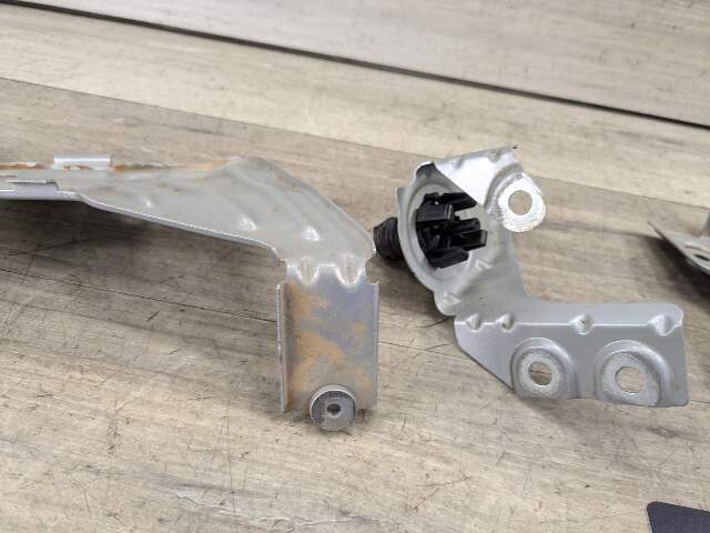18-24 OEM BMW G01 G02 F97 X3 X4 Right Passenger Fender Wing Holder Bracket SET