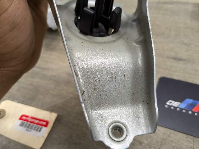 18-24 OEM BMW G01 G02 F97 X3 X4 Right Passenger Fender Wing Holder Bracket SET