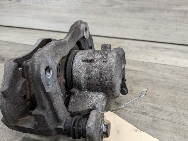 16-23 OEM BMW F39 F44 F48 X1 X2 228 Front Left Driver Side Brake Caliper