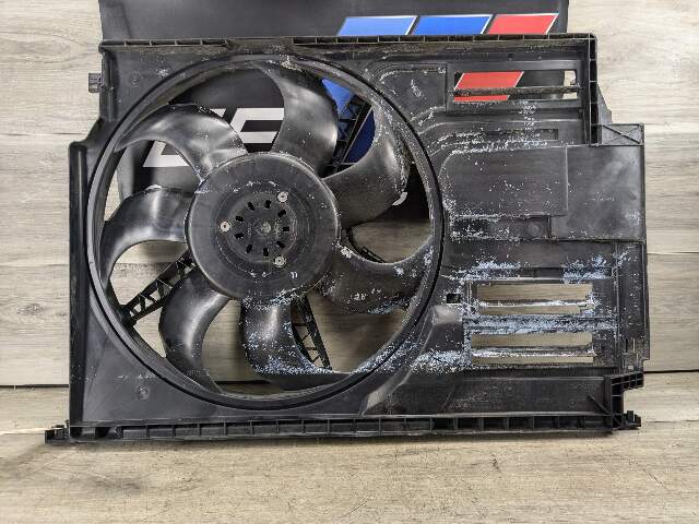 OEM BMW F39 F48 X1 X2 Radiator Cooling Fan Motor Shroud Assembly 850W B46