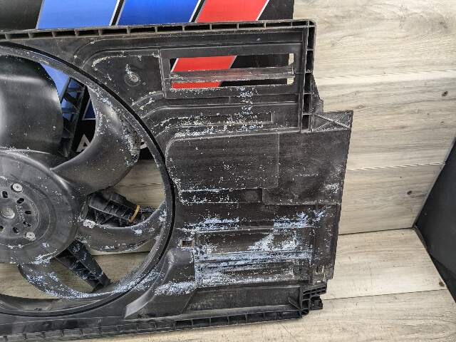 OEM BMW F39 F48 X1 X2 Radiator Cooling Fan Motor Shroud Assembly 850W B46