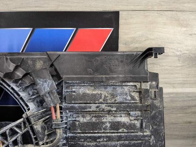 OEM BMW F39 F48 X1 X2 Radiator Cooling Fan Motor Shroud Assembly 850W B46