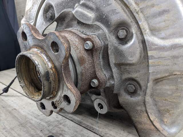 OEM BMW G05 G06 G07 X5 X6 X7 Rear Right Passenger Hub Spindle Knuckle Bearing