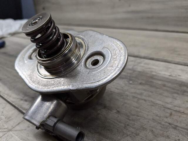 16-20 OEM BMW F39 F48 X1 X2 Engine B46 HPFP High Pressure Fuel Pump