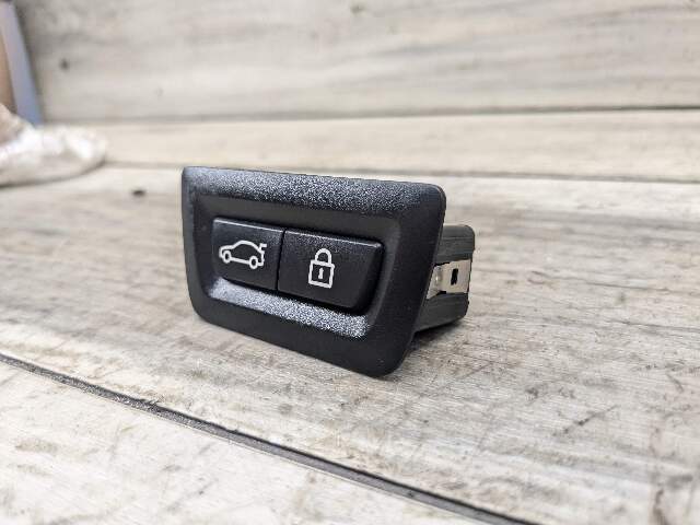 OEM BMW G12 F36 F10 F15 F07 M5 F06 M6 F01 F02 Rear Trunk Lid Center Lock Switch