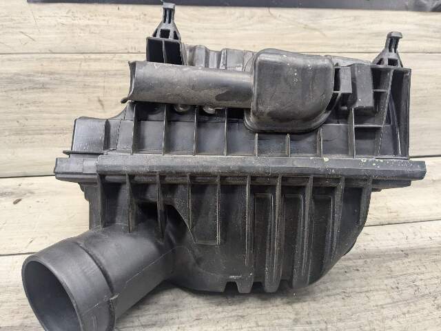 16-20 OEM BMW F39 F44 F48 X1 X2 Engine B46 Air Cleaner Intake Filter Box Housing