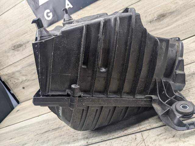 16-20 OEM BMW F39 F44 F48 X1 X2 Engine B46 Air Cleaner Intake Filter Box Housing