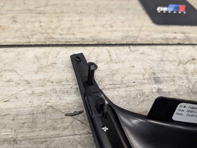 *NOTE* 16-23 OEM BMW F39 F48 X1 X2 Steering Wheel Trim Bezel Chrome Cover