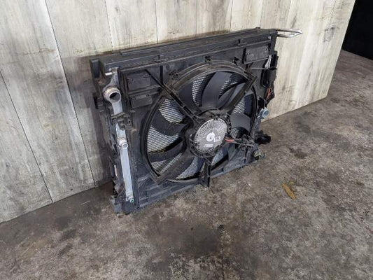 14-19 OEM BMW F15 F16 X5 X6 Radiator Condenser Fan Shroud Assembly 850W N63 76k