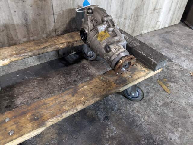 09-12 OEM BMW F01 F02 750 B7 N63 AWD Front Differential Axle Carrier 3.46