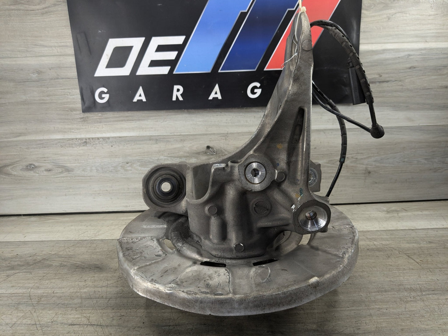 OEM BMW F15 F16 F85 F86 X5 X6 xDrive Rear Left Spindle Hub Carrier Knuckle AWD