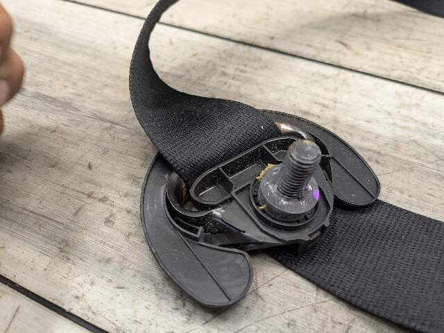 OEM BMW F15 F16 F85 F86 X5 X6 Front Right Passenger Seat Belt Retractor Black