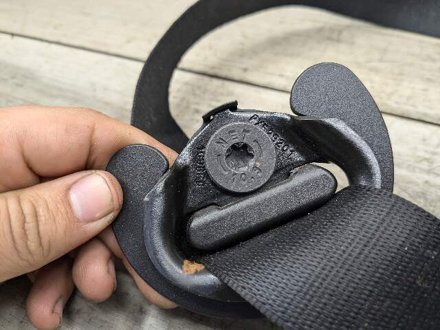 OEM BMW F15 F16 F85 F86 X5 X6 Front Right Passenger Seat Belt Retractor Black