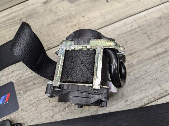 OEM BMW F15 F16 F85 F86 X5 X6 Front Right Passenger Seat Belt Retractor Black