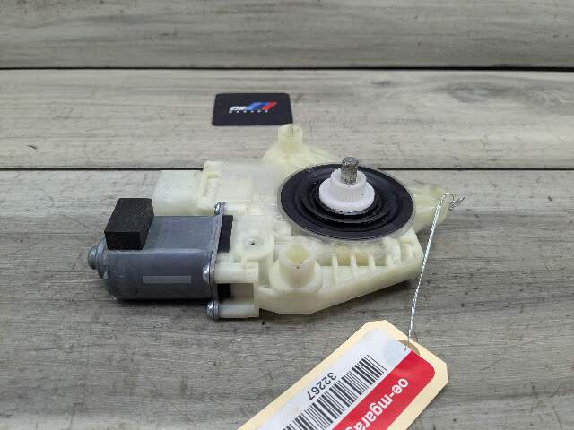 16-19 OEM BMW G01 G12 740 750 FRONT RIGHT Passenger Door Window Regulator Motor