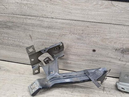 16-19 OEM BMW G11 G12 740 750 Front Right Passenger Fender Holder Bracket SET