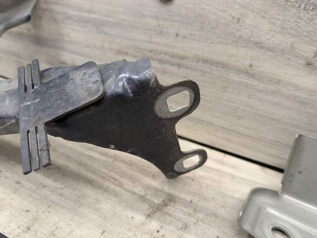 16-19 OEM BMW G11 G12 740 750 Front Right Passenger Fender Holder Bracket SET