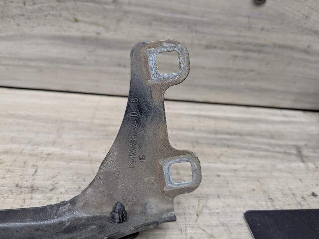 16-19 OEM BMW G11 G12 740 750 Front Right Passenger Fender Holder Bracket SET