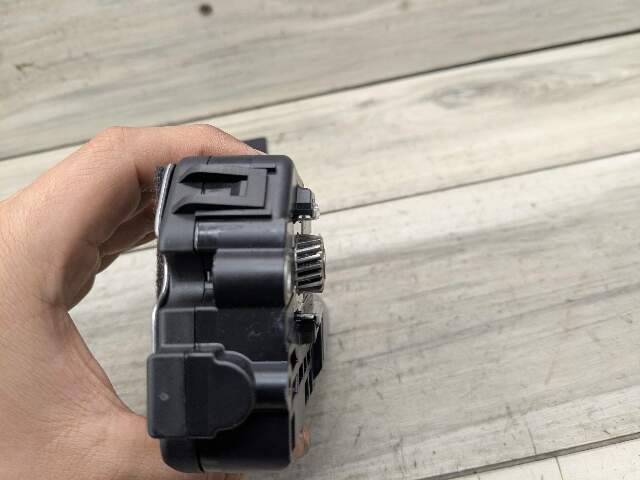 16-20 OEM BMW G12 740 750 M760 Upper SUNROOF Moon Roof Motor Unit