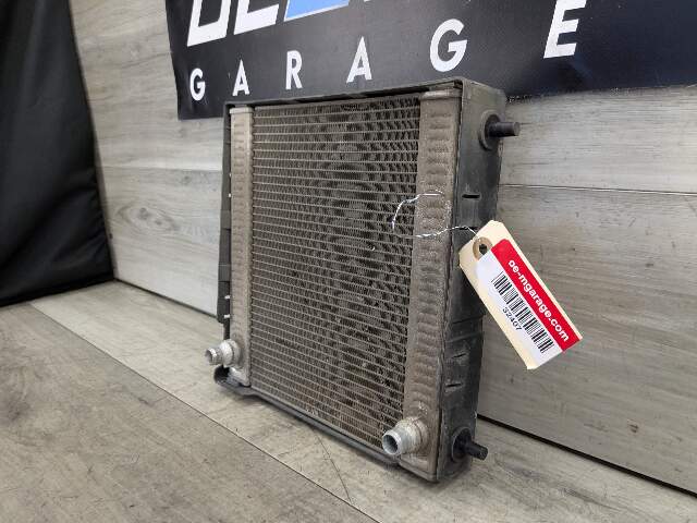 18-24 OEM BMW G12 G14 G16 G30 F90 F93 M5 M8 Second Auxiliary Coolant Radiator