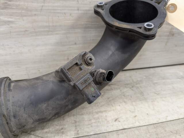 16-20 OEM BMW F22 F30 F32 G30 Intercooler Charge Air Induction Pipe Tract B58