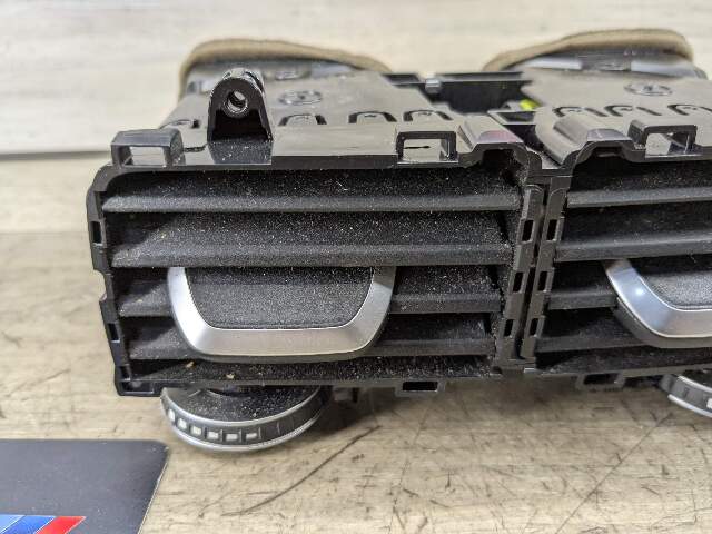 16-19 OEM BMW G11 G12 750 Rear Center Console AC Air Vent Grille Grill