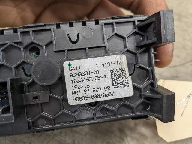 16-19 OEM BMW G11 G12 740 750 A/C AC Rear Heater Climate Control Switch Panel