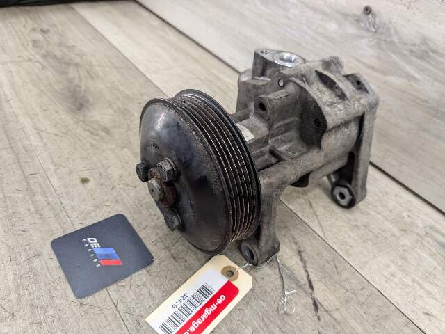 09-13 OEM BMW E70 X5 Diesel Engine M57Y Power Steering Pump w/ Pulley