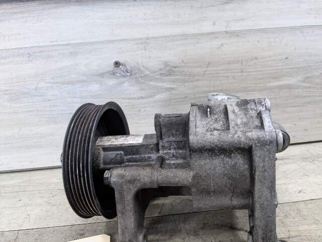 09-13 OEM BMW E70 X5 Diesel Engine M57Y Power Steering Pump w/ Pulley