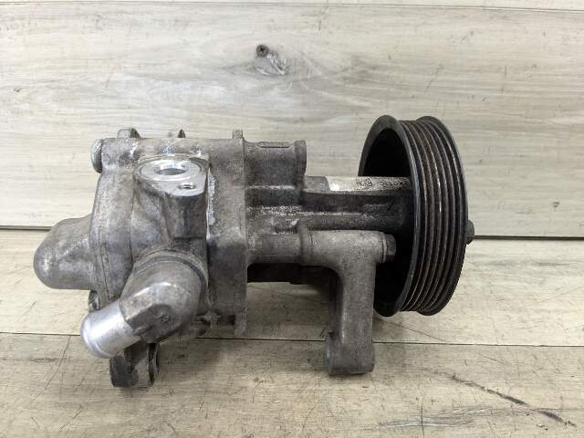09-13 OEM BMW E70 X5 Diesel Engine M57Y Power Steering Pump w/ Pulley