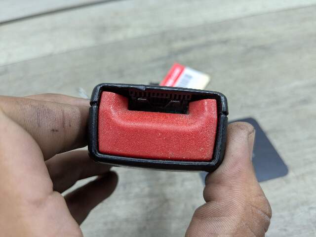 06-14 OEM BMW E70 E71 X5 X6 REAR Left Right Seat Belt Buckle Lower Strap