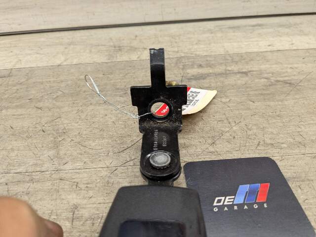 06-14 OEM BMW E70 E71 X5 X6 REAR Left Right Seat Belt Buckle Lower Strap