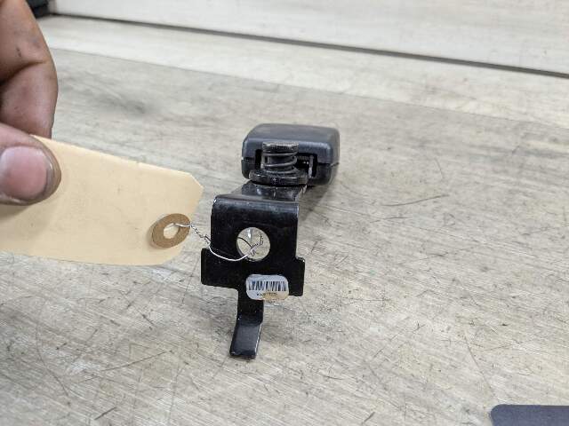 06-14 OEM BMW E70 E71 X5 X6 REAR Left Right Seat Belt Buckle Lower Strap