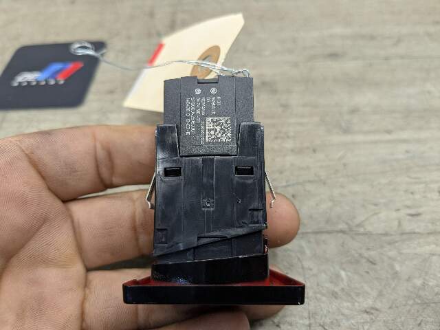 16-19 OEM BMW G12 G30 F90 M5 Center Hazard Warning Flasher Control Switch Module
