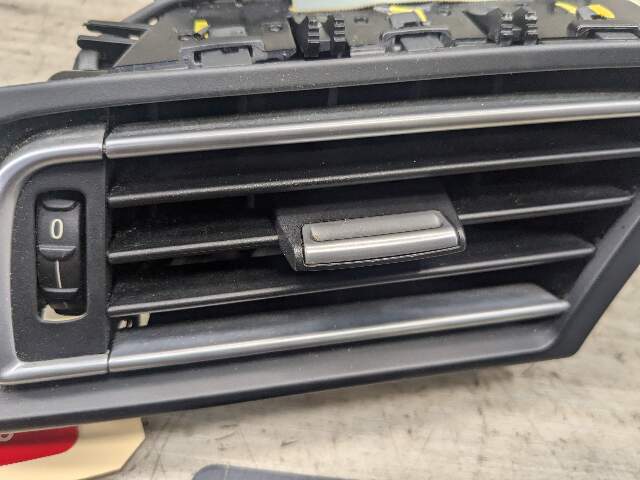 09-15 OEM BMW F01 F02 740 750 760 Left Driver Side Air AC Vent Dash Grille