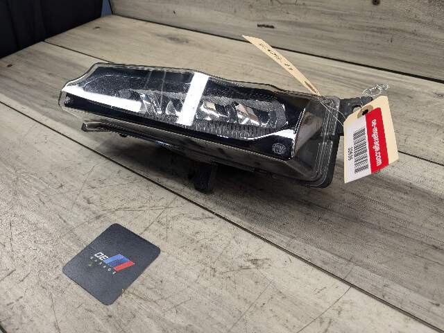 18-21 OEM BMW G01 G02 X3 X4 Front Right Passenger Bumper Lower Fog Light Lamp