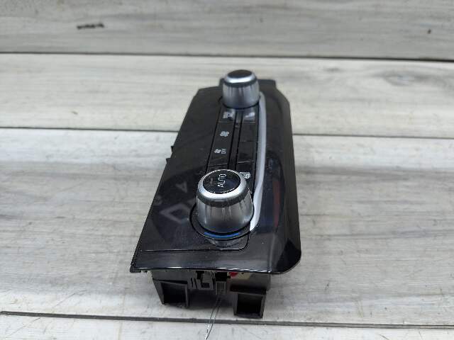 17-22 OEM BMW G30 F90 M5 A/C AC Rear Heater Climate Control Switch Panel Black