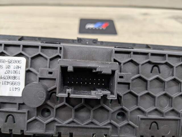17-22 OEM BMW G30 F90 M5 A/C AC Rear Heater Climate Control Switch Panel Black