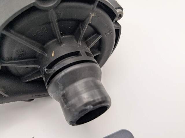 16-23 OEM BMW G12 G30 F90 M5 Engine B58 Electric Auxiliary Water Coolant Pump
