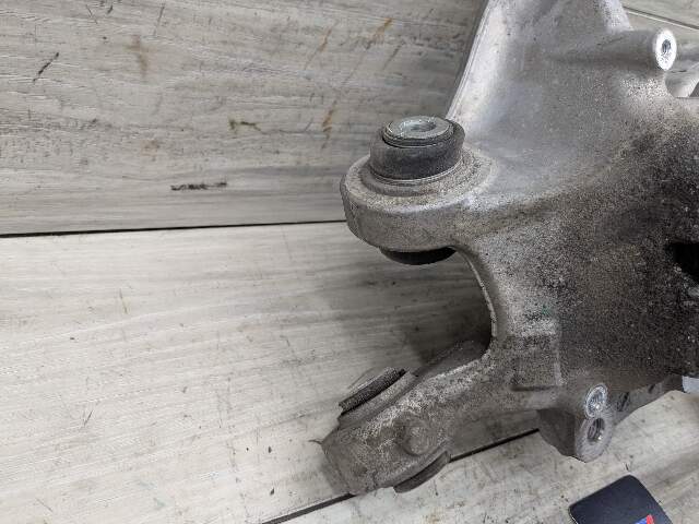 17-23 OEM BMW G30 530 540 M5550 REAR Right Passenger Hub Knuckle Bearing Carrier