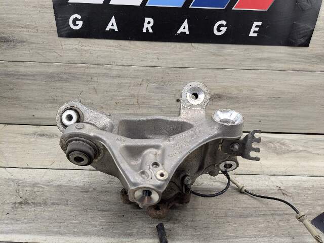 17-23 OEM BMW G30 530 540 M5550 REAR Right Passenger Hub Knuckle Bearing Carrier