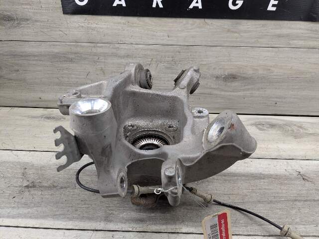 17-23 OEM BMW G30 530 540 M5550 REAR Right Passenger Hub Knuckle Bearing Carrier